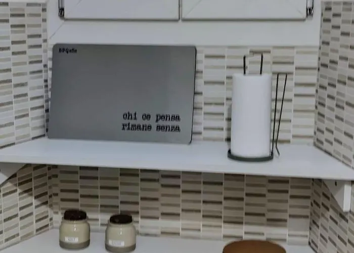 Metro Mirti Дом отдыха Рим